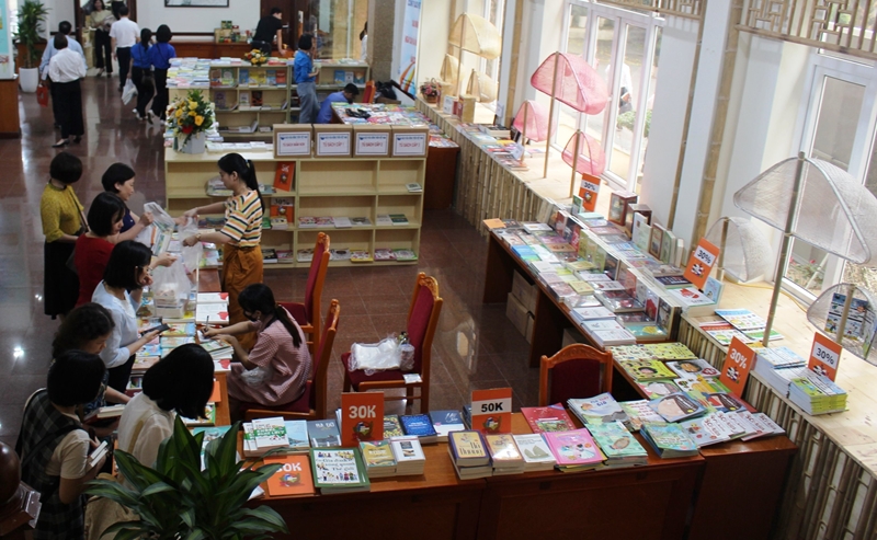 Bộ NN và PTNT hưởng ứng Ngày Sách và Văn hóa đọc Việt Nam
