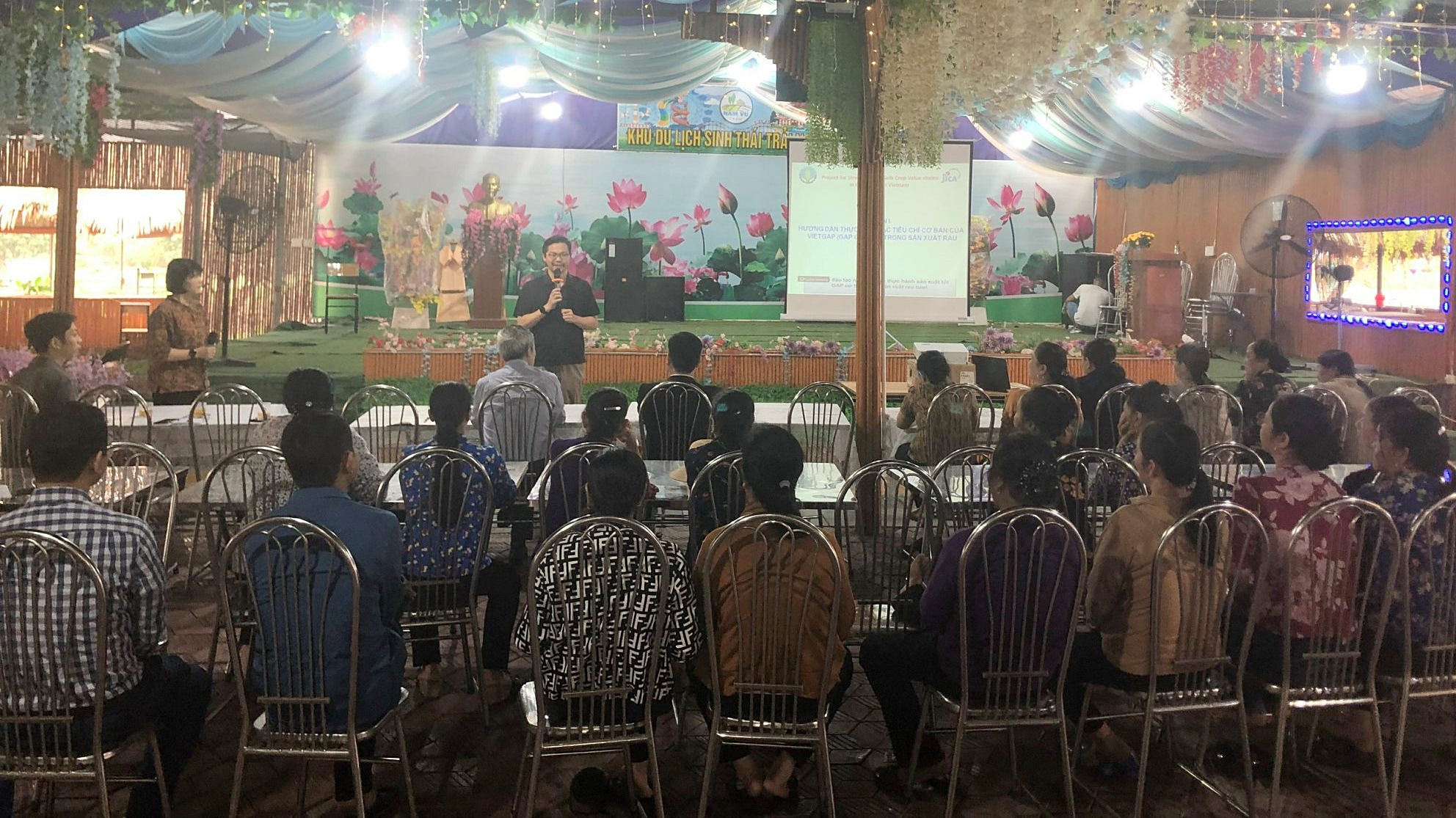 Đoàn JICA - Nhật Bản làm việc tại Hợp tác xã Nông nghiệp sạch Nam Vũ