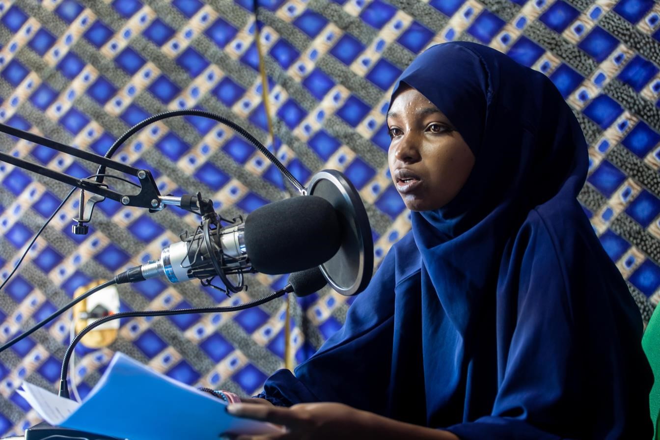 “Tôi đã học và làm theo trên đài phát thanh”