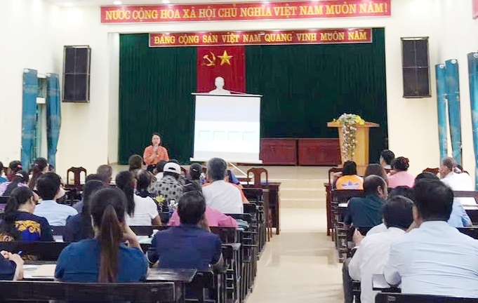 Phú Thọ Tập huấn nhân rộng mô hình nuôi gà thịt lông màu VietGAHP