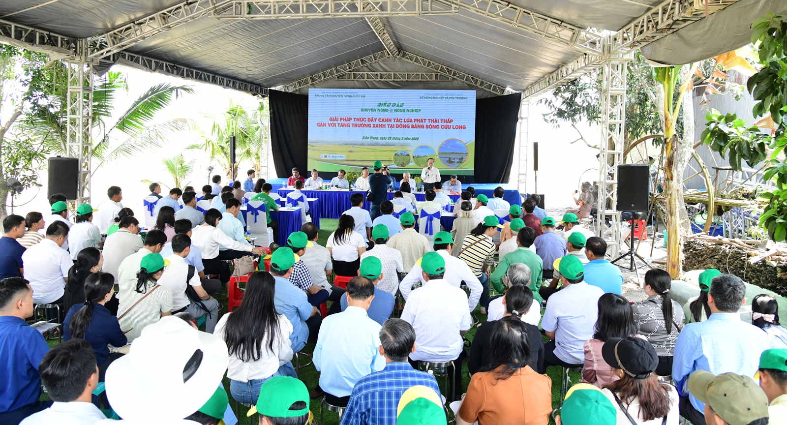 Kiên Giang Diễn đàn Khuyến nông  Nông nghiệp chủ đề “Thúc đẩy canh tác lúa phát thải thấp gắn với tăng trưởng xanh tại Đồng bằng sông Cửu Long”