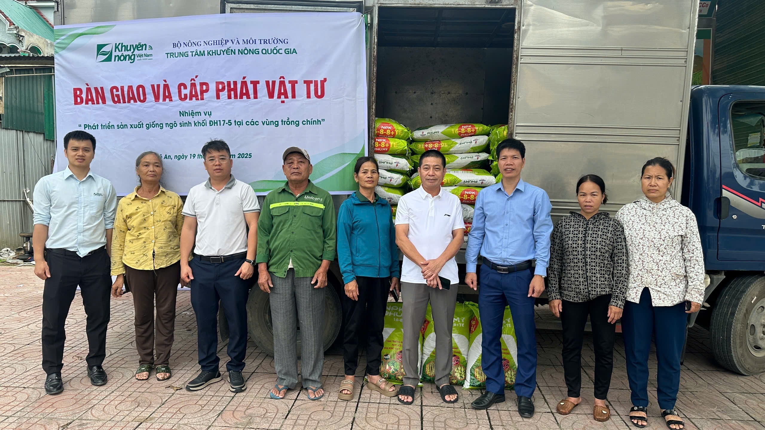 TTKNQG Tập huấn nhân rộng mô hình giống ngô sinh khối ĐH17-5 tại các vùng trồng chính