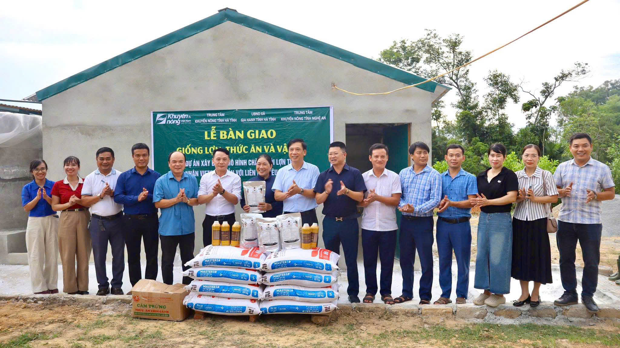 Hà Tĩnh Triển khai mô hình chăn nuôi lợn thịt đạt chứng nhận VietGAHP gắn với liên kết tiêu thụ sản phẩm