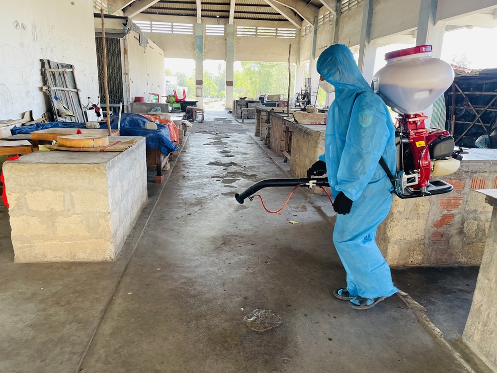 Xã Triệu Cơ tập trung phòng chống dịch bệnh cho đàn vật nuôi